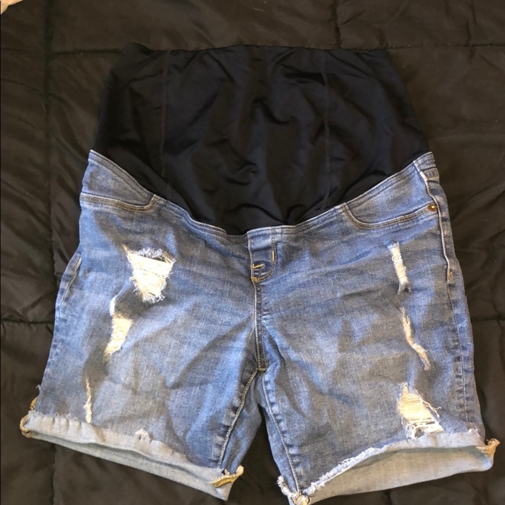 Maternity shorts